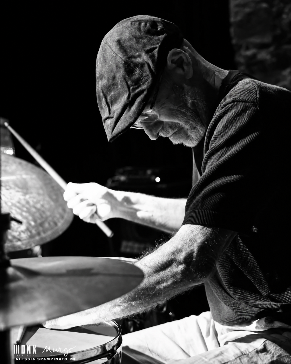 Mimmo Cafiero alla batteria. Fotografia di Alessia Spampinato, 